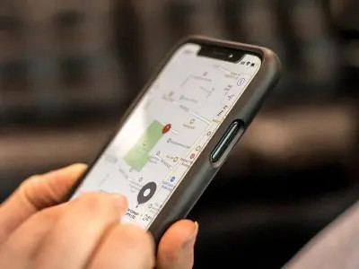 QUAD LOCK Képernyővédő - Edzett üveg - iPhone 13 Pro Max