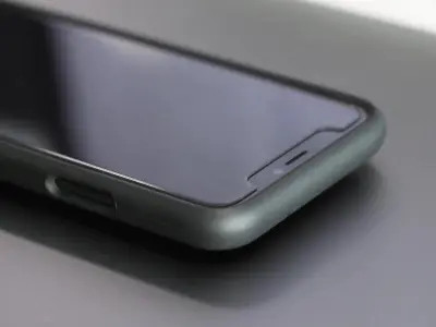 QUAD LOCK Screen Protector - Tempered Glass - iPhone 14 Pro