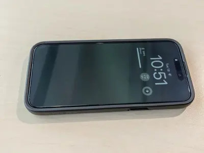 QUAD LOCK Képernyővédő - Edzett üveg - IPhone 17 Pro Max