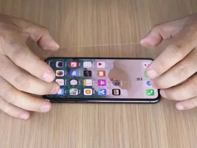 QUAD LOCK Képernyővédő - Edzett üveg - iPhone 18 Pro