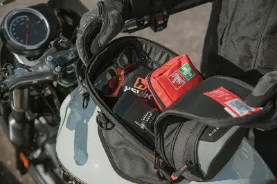 Givi Tanktáska EASY02