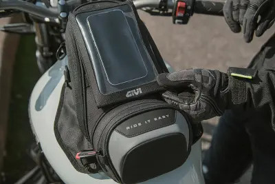 Givi Tanktáska EASY02