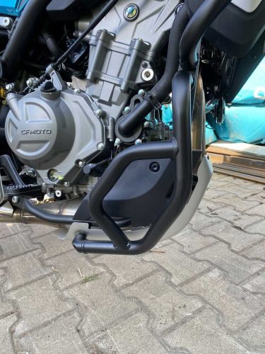 CFMOTO 450MT ALSÓ BUKÓCSŐ FEKETE